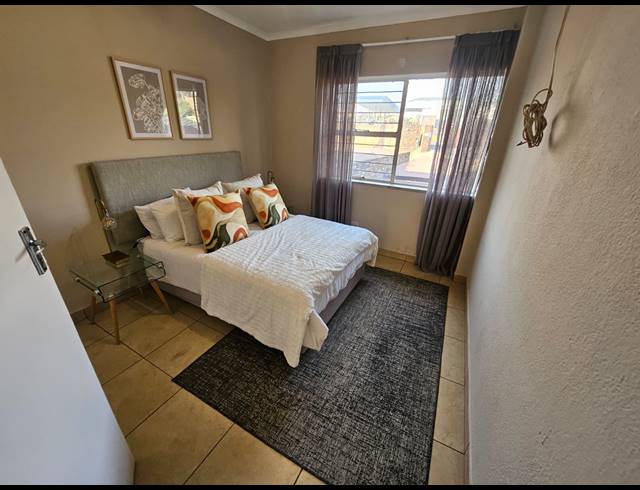 4 BEDROOM DUPLEX FOR SALE IN BRAMLEY NORTH